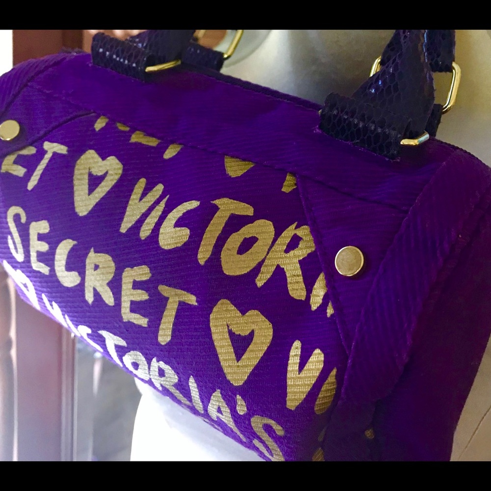 Victoria’s Secret purple roll bag - Picture 3 of 3